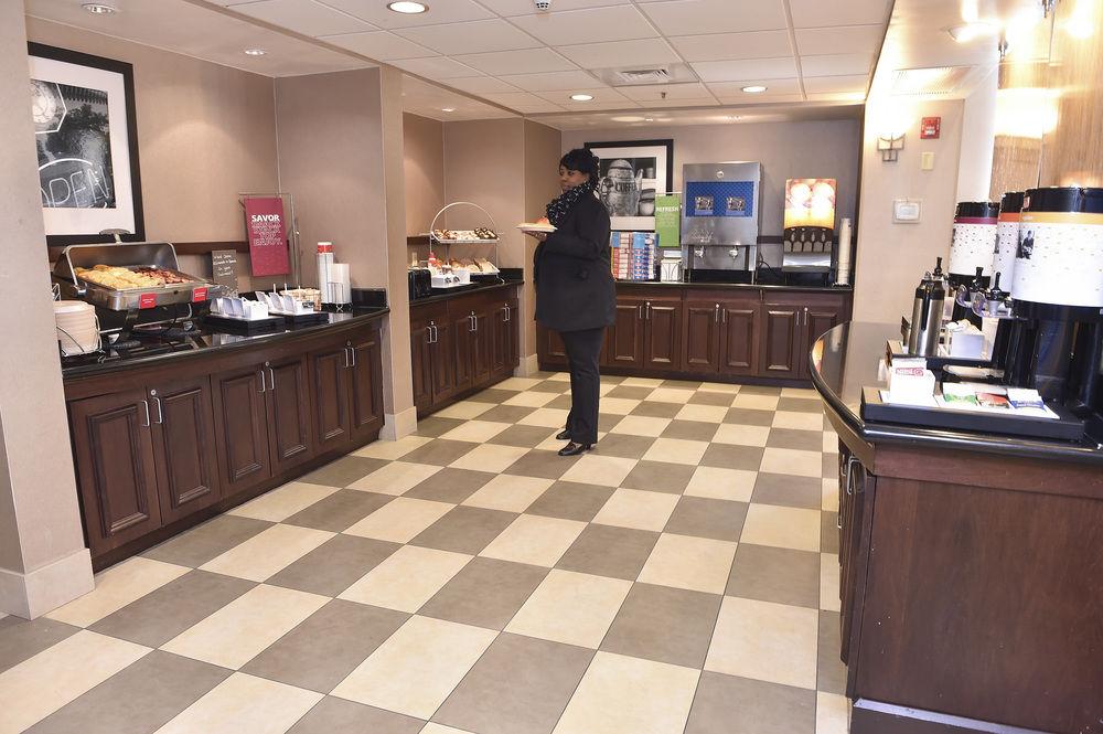 Hampton Inn & Suites Alexandria Εξωτερικό φωτογραφία