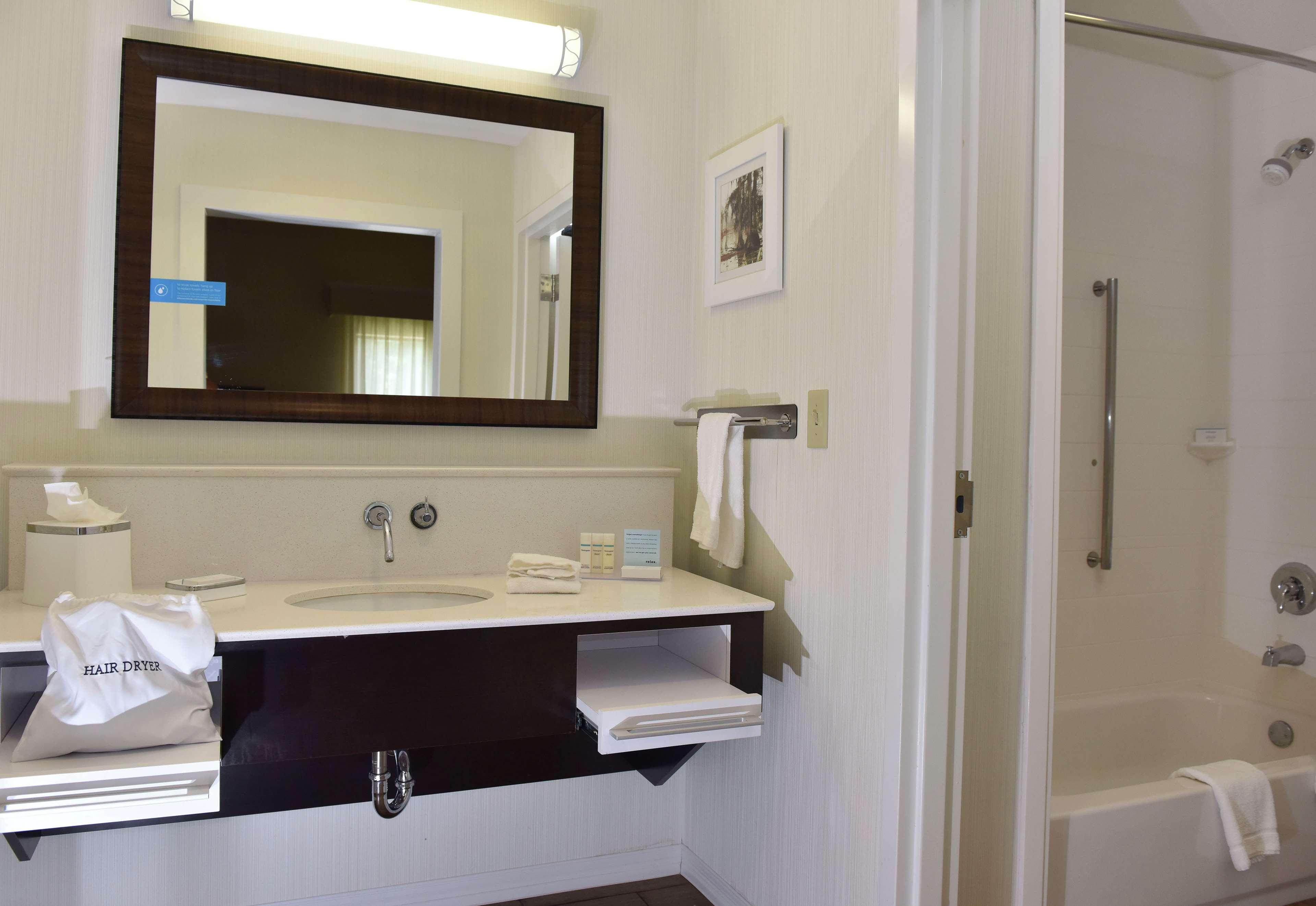 Hampton Inn & Suites Alexandria Εξωτερικό φωτογραφία