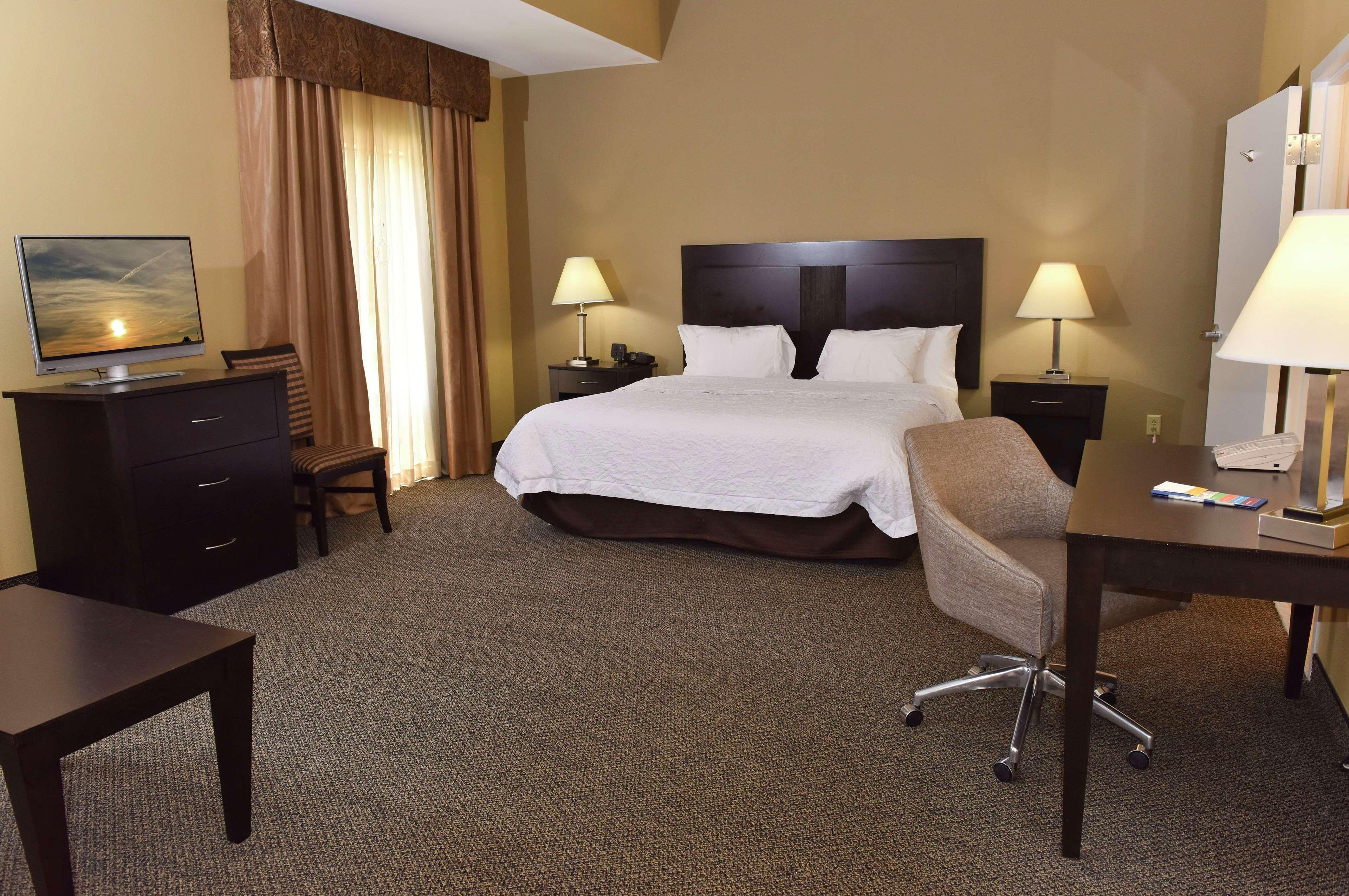 Hampton Inn & Suites Alexandria Εξωτερικό φωτογραφία