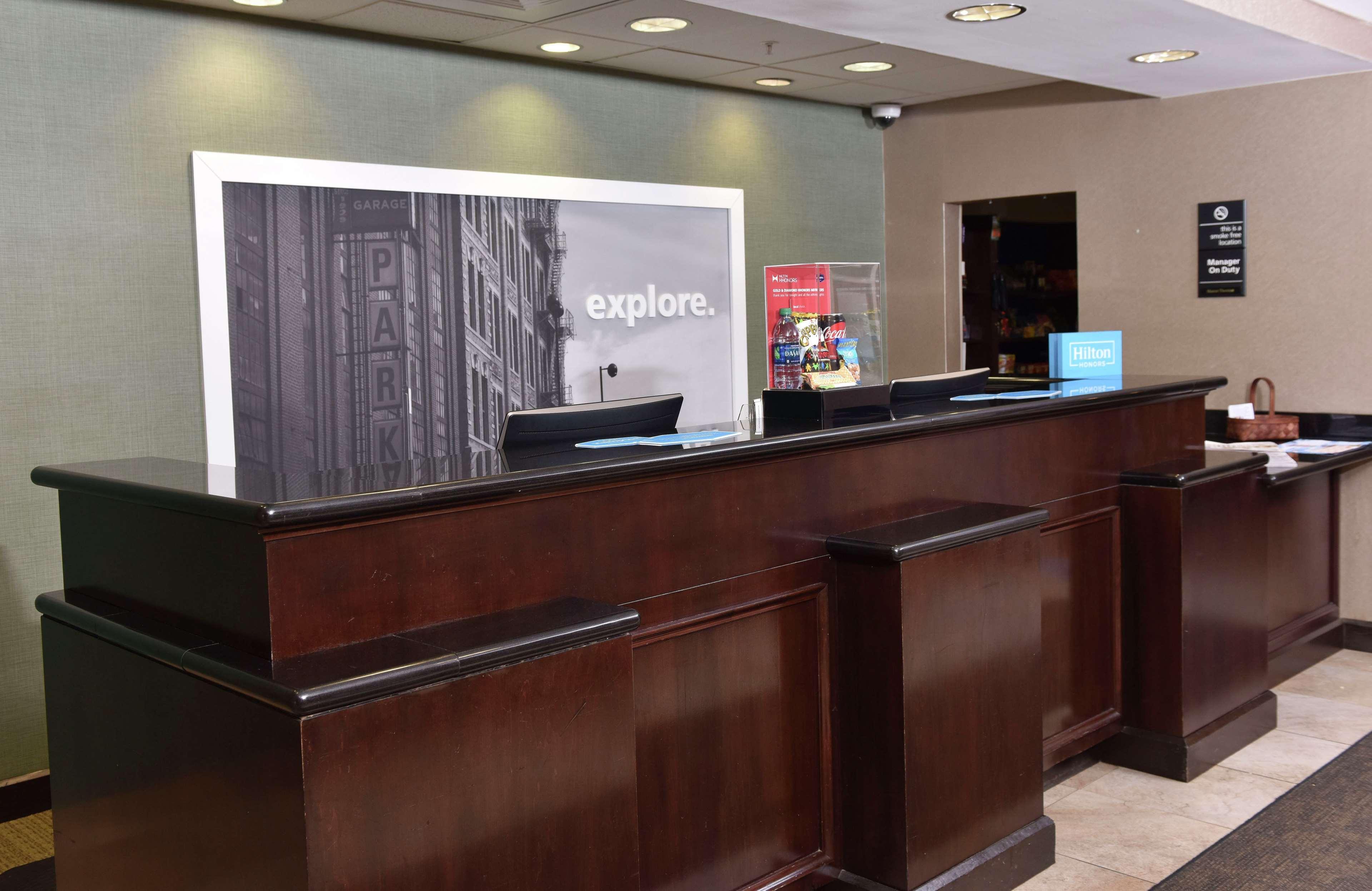 Hampton Inn & Suites Alexandria Εξωτερικό φωτογραφία
