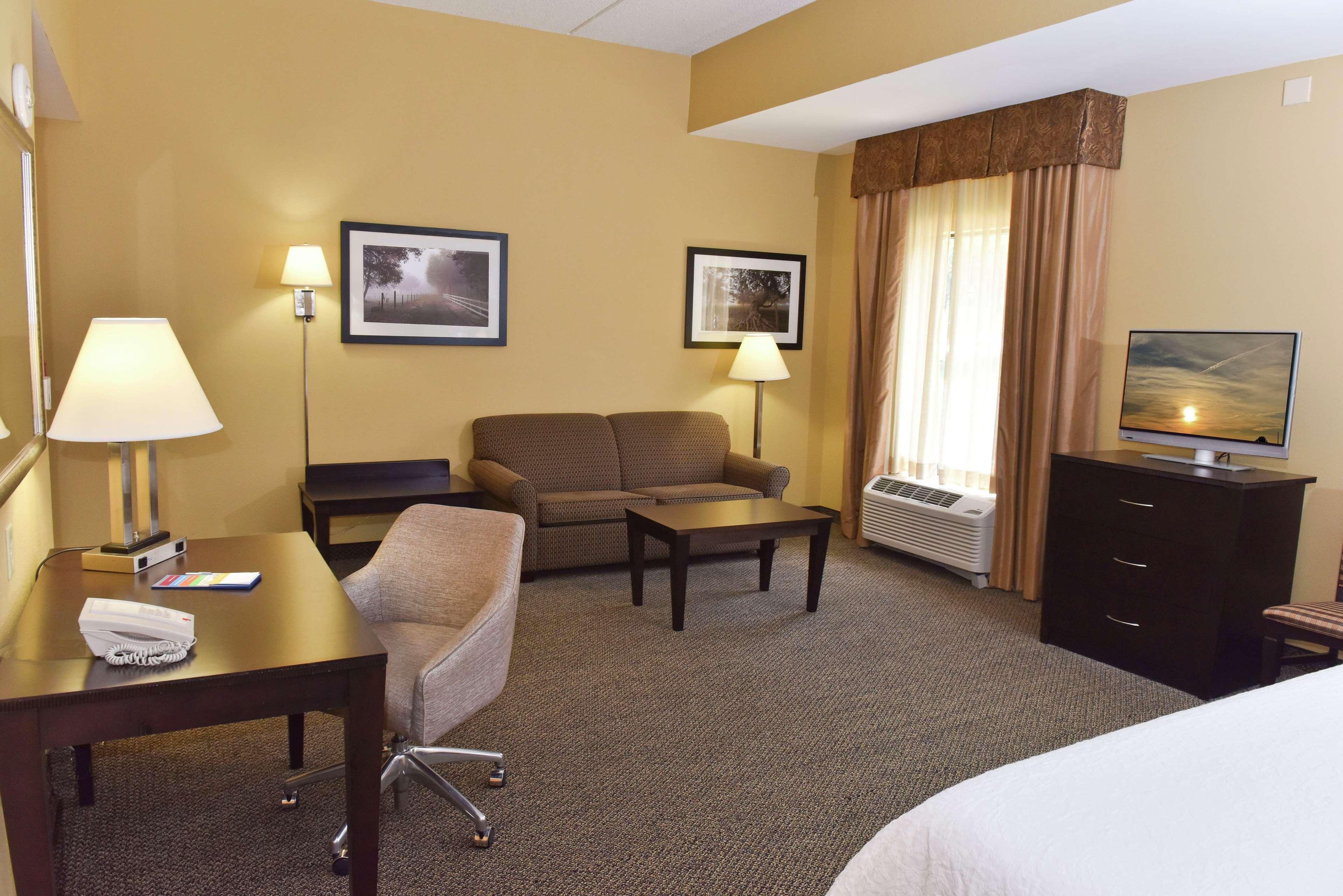 Hampton Inn & Suites Alexandria Εξωτερικό φωτογραφία