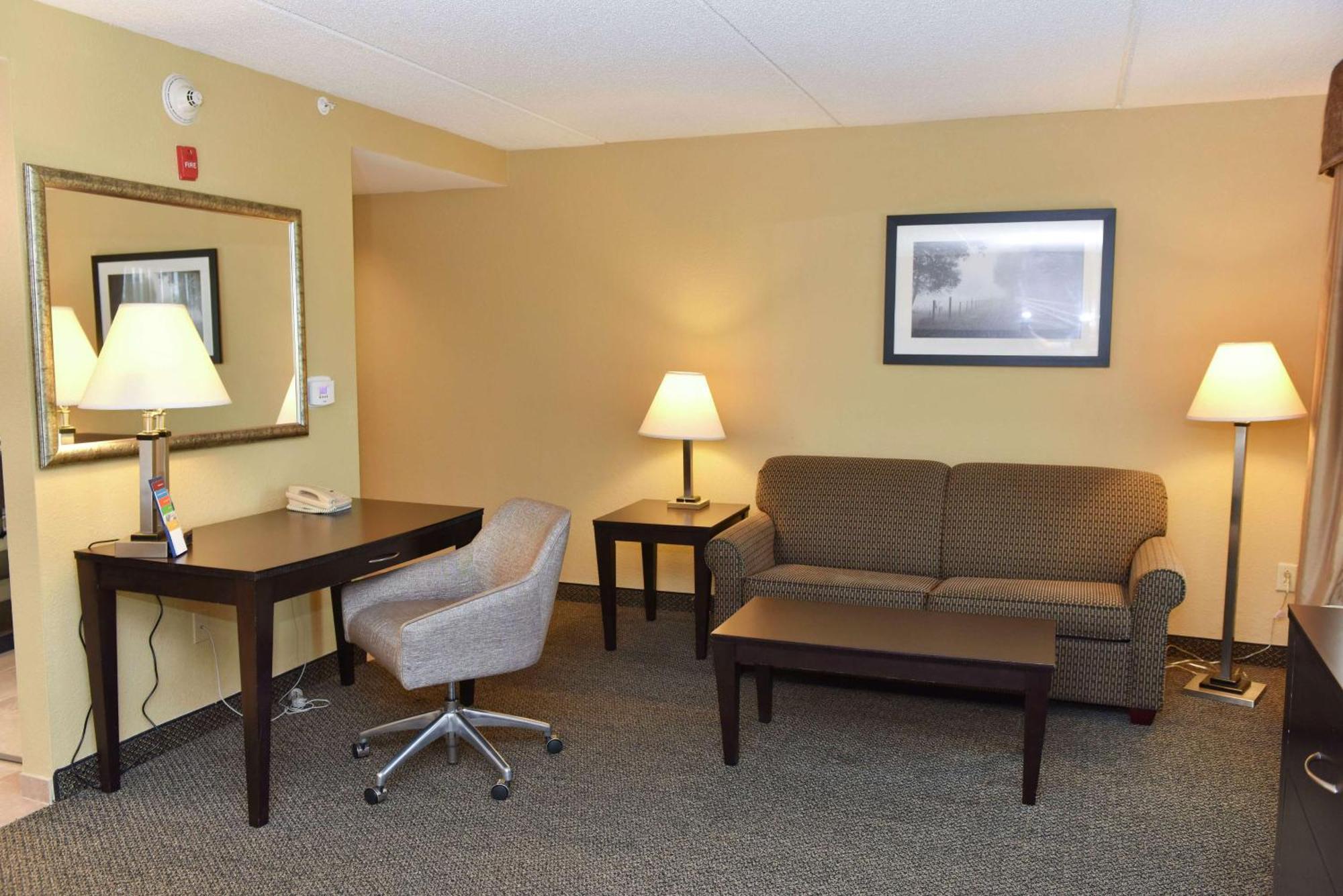 Hampton Inn & Suites Alexandria Εξωτερικό φωτογραφία